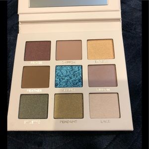 Beautycounter Velvet Eyeshadow Palette iconic